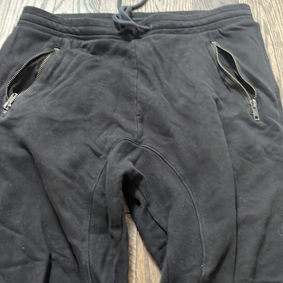 H&M divided sweatpants - Picture 2 of 4